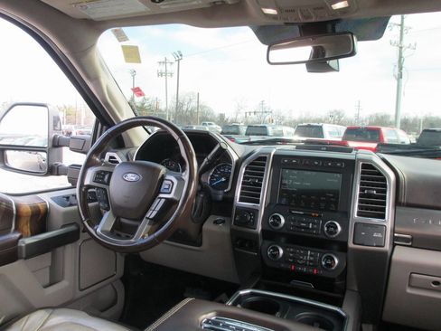 Used 2019 Ford F350 Limited image 24