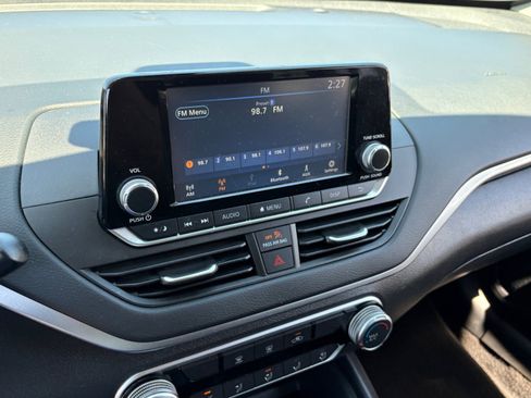 Used 2021 Nissan Altima 2.5 S FWD image 12