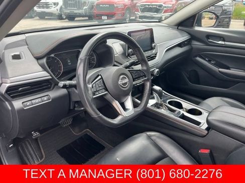 Used 2024 Nissan Altima 2.5 SR FWD image 11