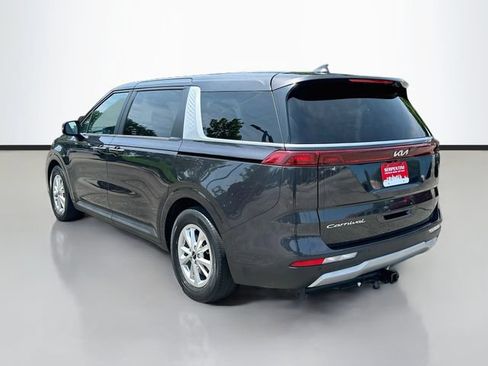 Used 2022 Kia Carnival LX FWD image 8