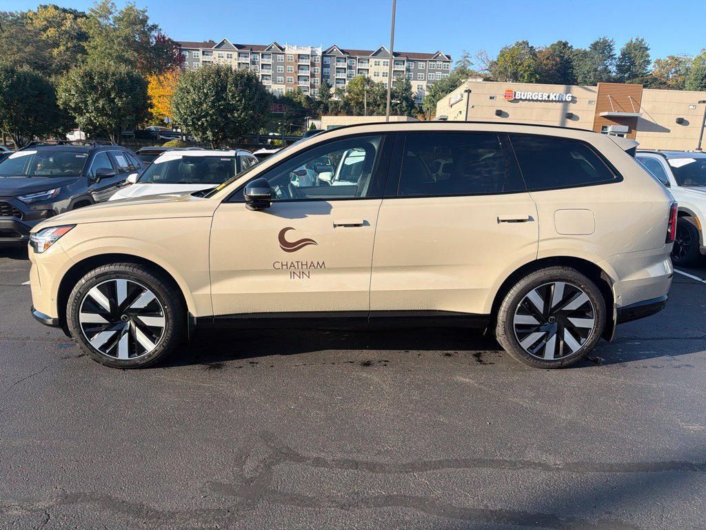 Certified 2025 Volvo EX90 Plus AWD/4WD image 3