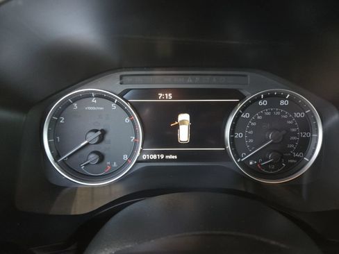 Used 2025 Mitsubishi Outlander AWD image 2