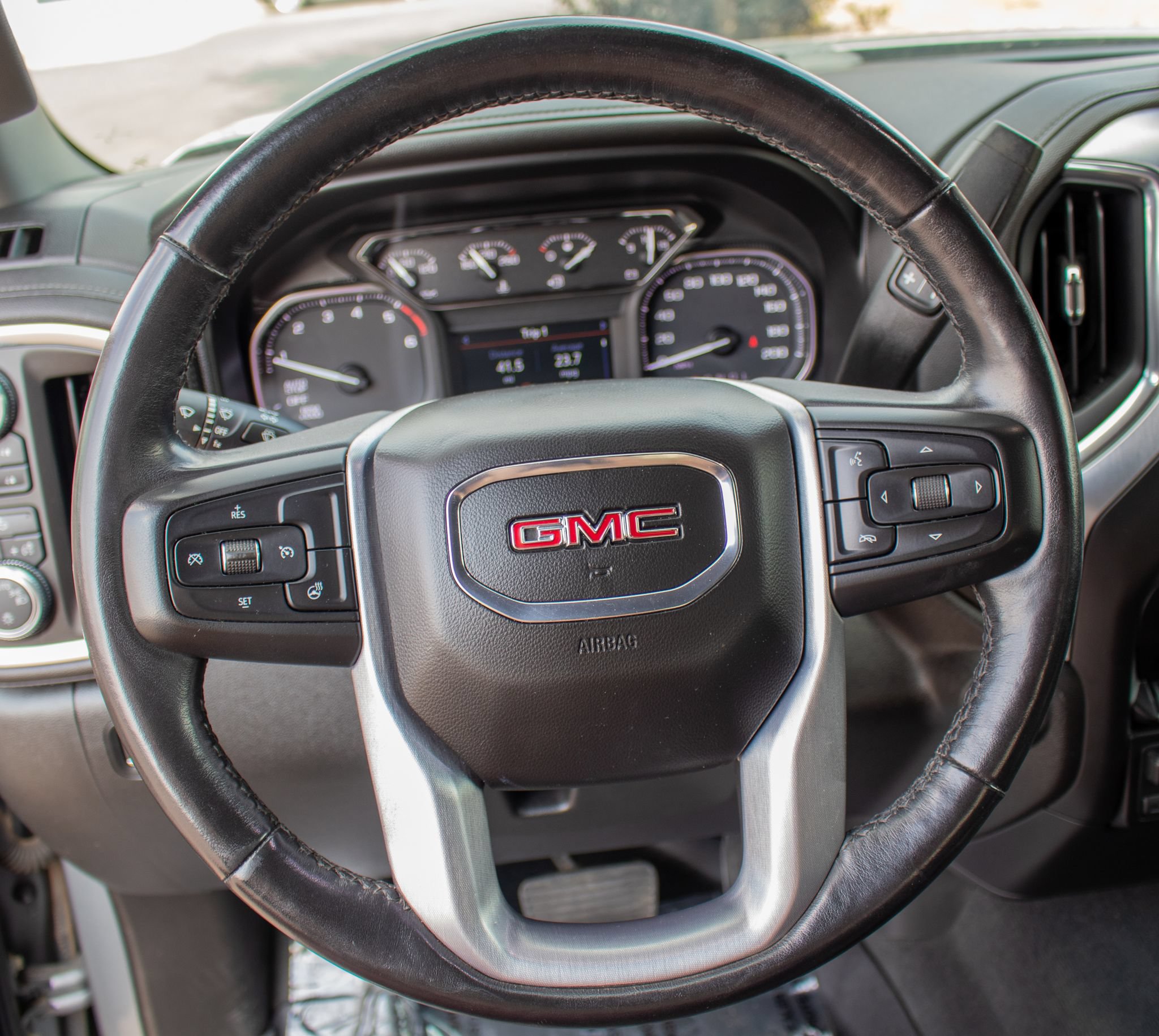 Used 2021 GMC Sierra 1500 SLE w/ X31 Off-Road Package AWD/4WD image 17