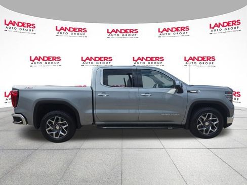 Used 2023 GMC Sierra 1500 SLT w/ SLT Convenience Package AWD/4WD image 4