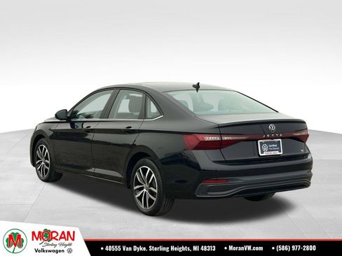 Used 2025 Volkswagen Jetta SE w/ Sunroof Package FWD image 3