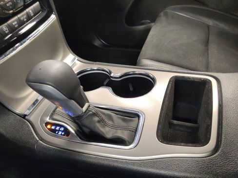 Used 2019 Jeep Grand Cherokee Altitude RWD image 26
