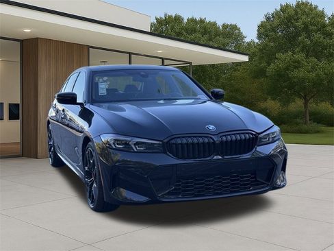 New 2026 BMW 330i Sedan w/ M Sport Package image 5