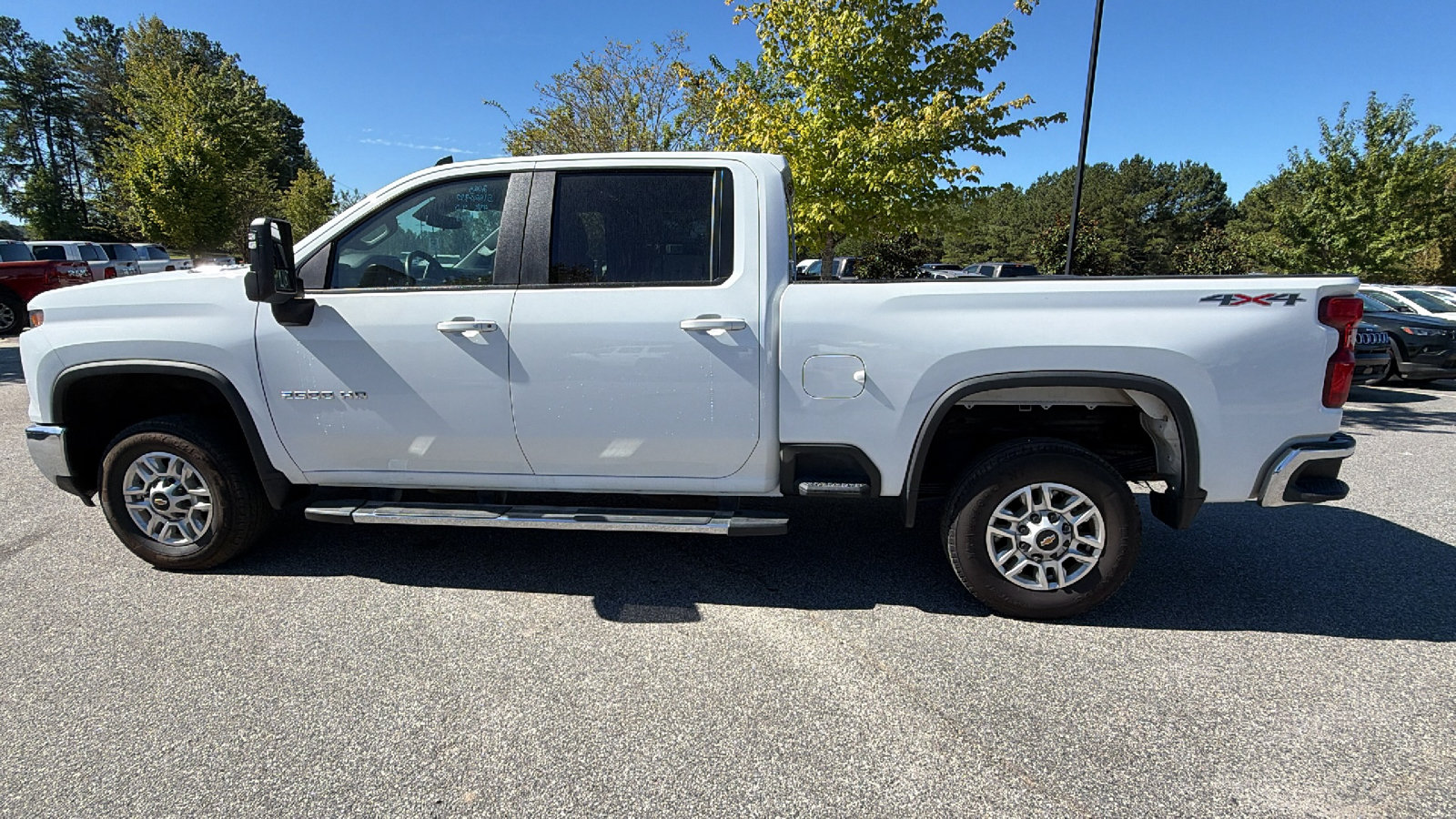 Used 2025 Chevrolet Silverado 2500 LT w/ Convenience Package AWD/4WD image 11