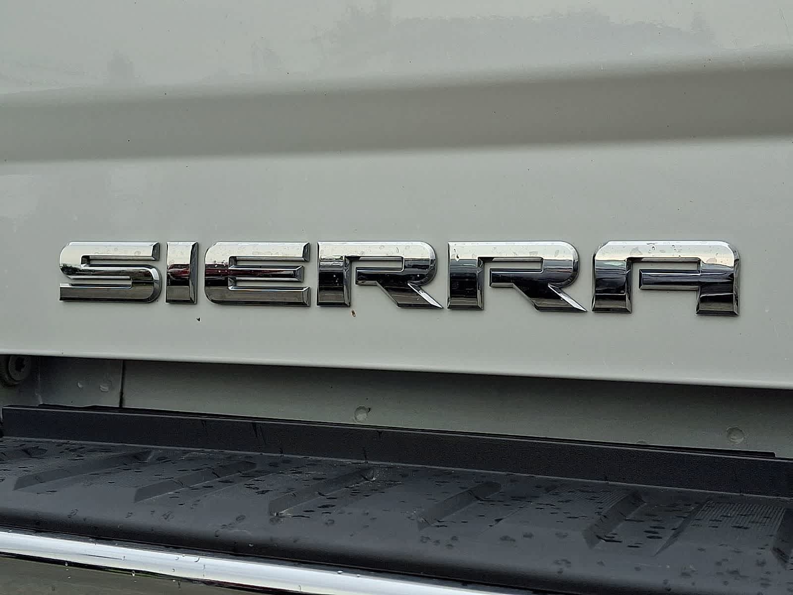 Used 2018 GMC Sierra 1500 SLT AWD/4WD image 32