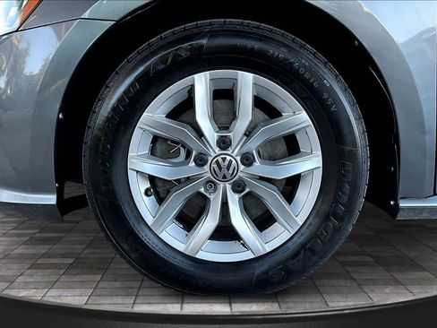 Used 2018 Volkswagen Passat 2.0T S w/ Driver Assistance Package image 29