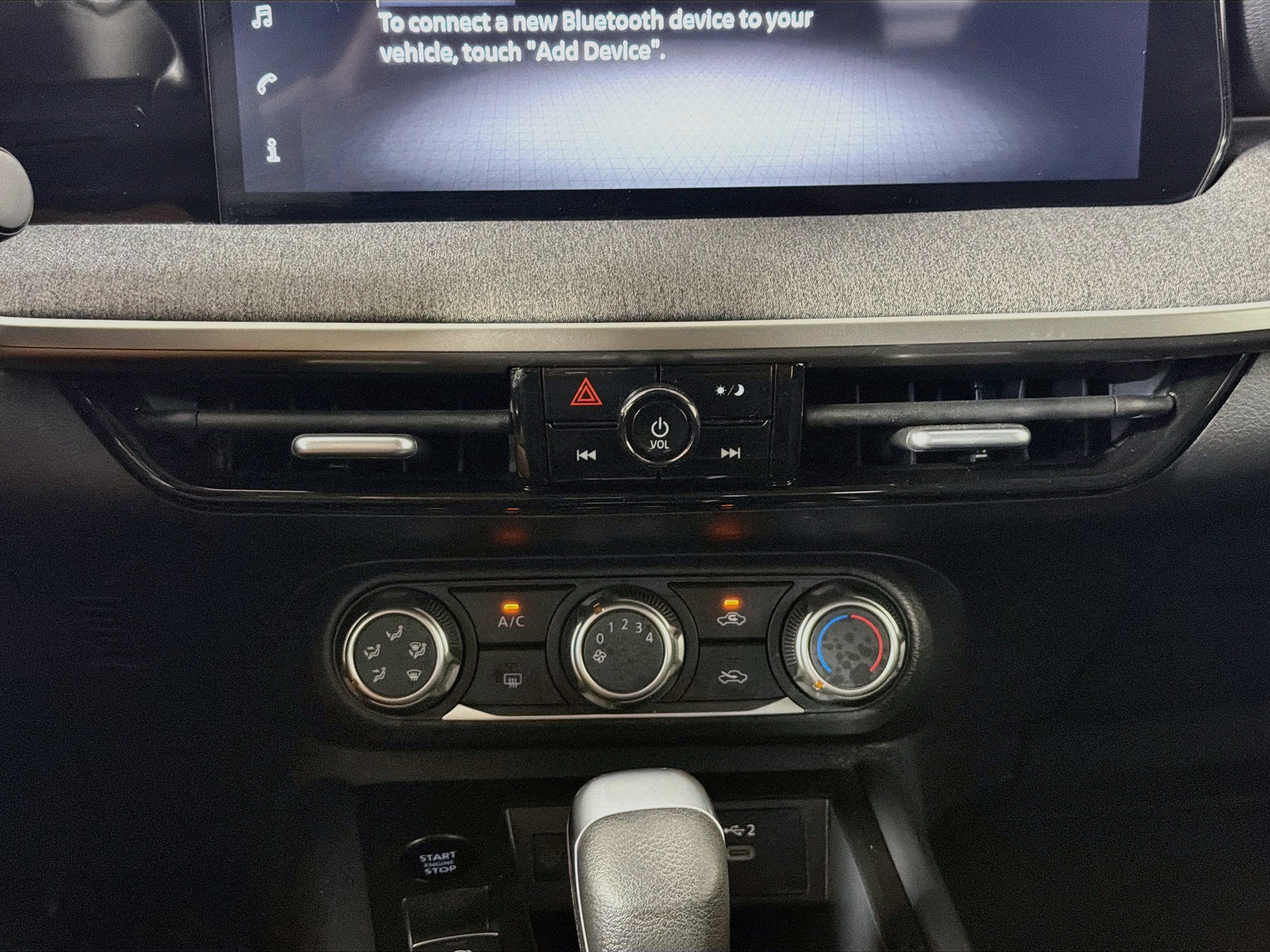 Used 2025 Nissan Kicks SV w/ Illumination Package FWD image 24