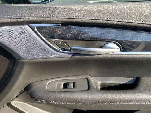 Used 2025 Cadillac XT5 Premium Luxury image 10