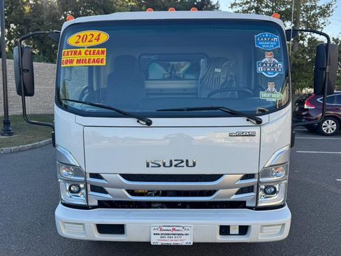 Used 2024 Isuzu NPR image 11