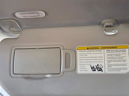 Used 2024 Nissan Rogue SL FWD image 17
