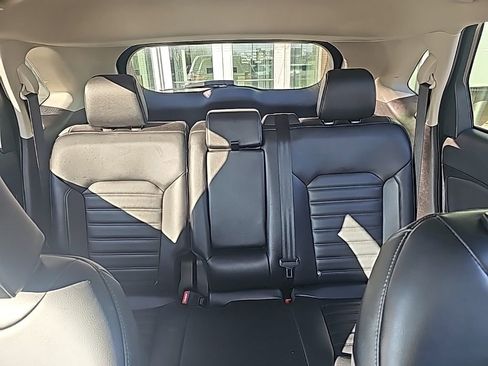 Used 2024 Ford Edge SEL image 25