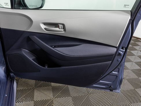 Used 2025 Toyota Corolla LE FWD image 44