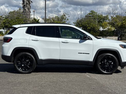 New 2026 Jeep Compass Latitude image 2
