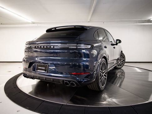 New 2026 Porsche Cayenne Coupe AWD/4WD image 7