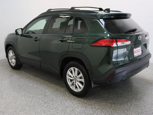 Used 2025 Toyota Corolla Cross LE image 9