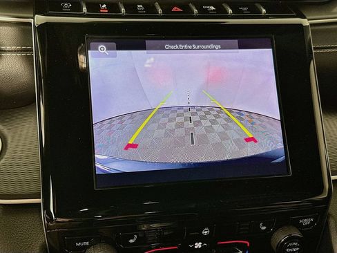 Used 2023 Jeep Grand Cherokee Altitude AWD/4WD image 17