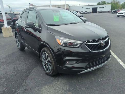 Used 2019 Buick Encore Essence w/ Safety Package II AWD/4WD image 2