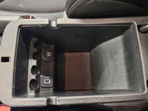 Used 2019 Jeep Cherokee Latitude Plus w/ Comfort/Convenience Group FWD image 30