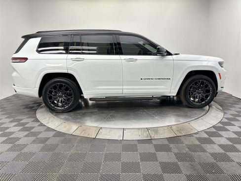 Used 2023 Jeep Grand Cherokee L Summit AWD/4WD image 17