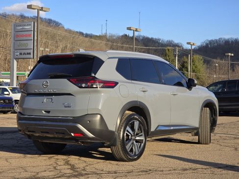 Used 2023 Nissan Rogue SL w/ SL Premium Package image 16