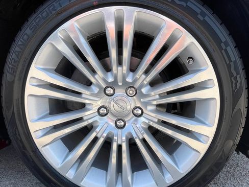 Used 2014 Chrysler 300 C w/ Beats Audio Group RWD image 10