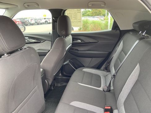 Used 2021 Chevrolet TrailBlazer LS AWD/4WD image 17