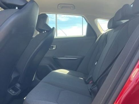 Used 2025 Kia K4 FWD image 25