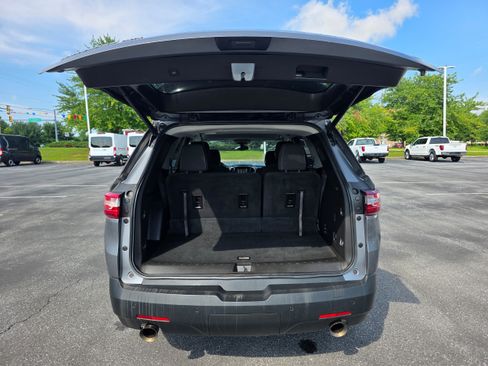 Used 2018 Chevrolet Traverse LT AWD/4WD image 7
