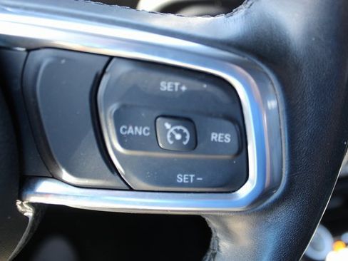 Used 2022 Jeep Wrangler Unlimited Sahara image 15