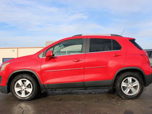 Used 2015 Chevrolet Trax LT w/ LT Sun and Sound Package image 11
