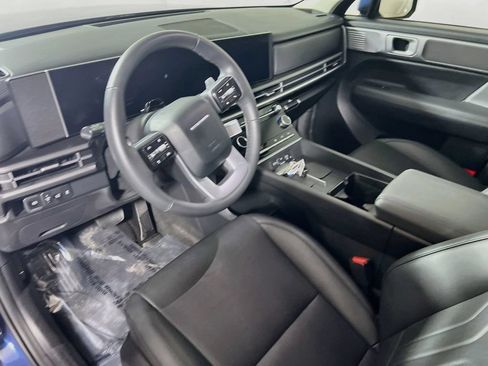Used 2025 Hyundai Santa Fe SEL FWD image 9
