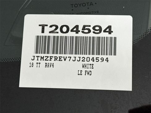Used 2018 Toyota RAV4 LE FWD image 57