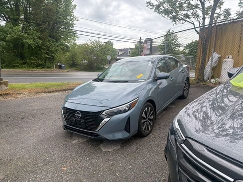 Used 2024 Nissan Sentra SV w/ SV Premium Package FWD image 3