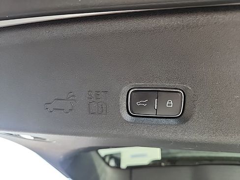 Used 2025 Ford Expedition Platinum AWD/4WD image 7