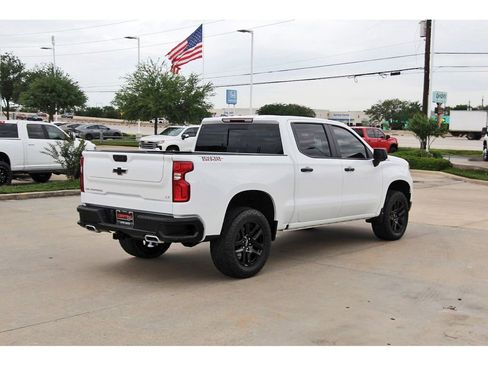 Used 2025 Chevrolet Silverado 1500 LT Trail Boss w/ LT Trail Boss Premium Package AWD/4WD image 5