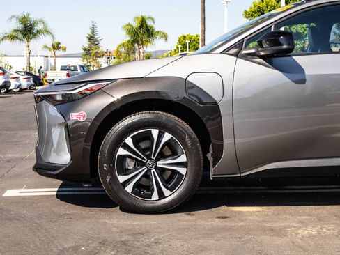 Certified 2023 Toyota bZ4X XLE w/ Weather Package image 5