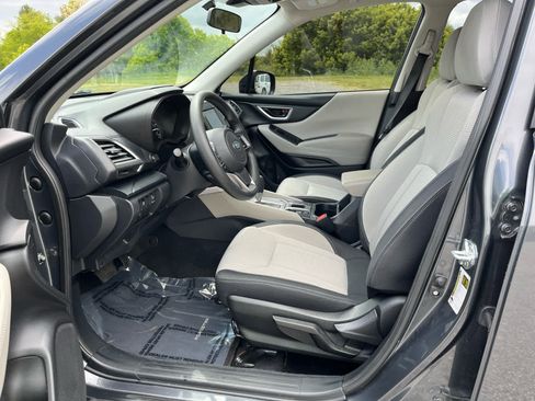 Used 2023 Subaru Forester AWD/4WD image 10