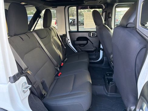 Used 2022 Jeep Wrangler Unlimited Sport w/ Sun And Sound Package image 18