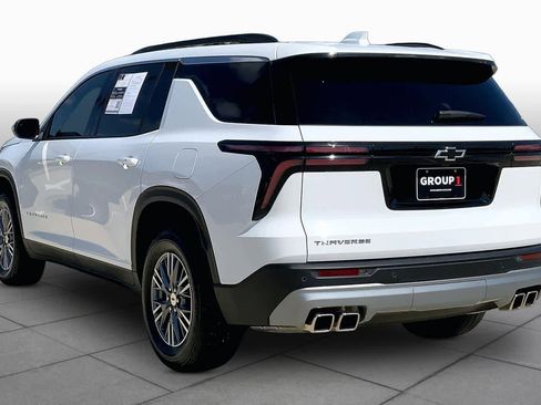 Used 2025 Chevrolet Traverse LT w/ LPO, Floor Liner Package FWD image 12