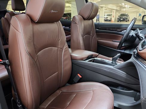 Used 2018 Buick Enclave Avenir w/ Avenir Technology Package image 24