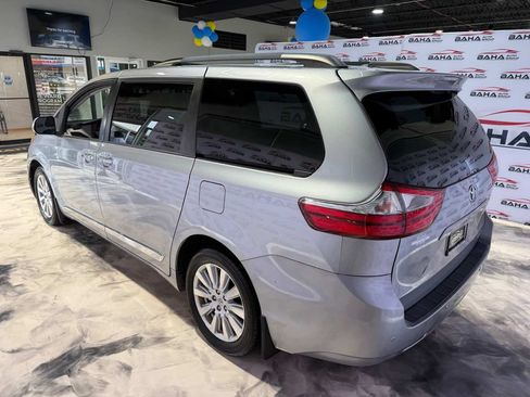Used 2017 Toyota Sienna XLE w/ XLE Navigation Package AWD/4WD image 6