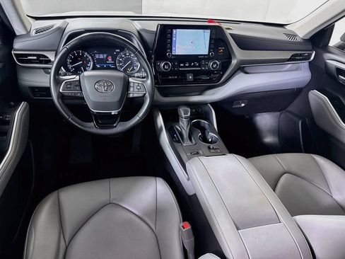 Used 2021 Toyota Highlander XLE FWD image 23