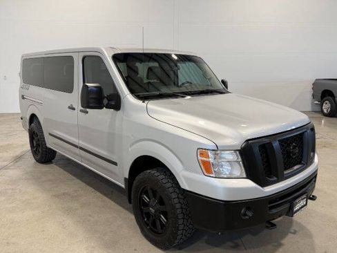 Used 2018 Nissan NV 3500 SL RWD image 6