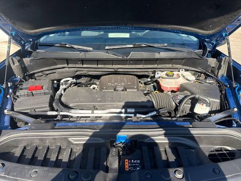 Used 2023 Chevrolet Silverado 1500 Custom AWD/4WD image 7