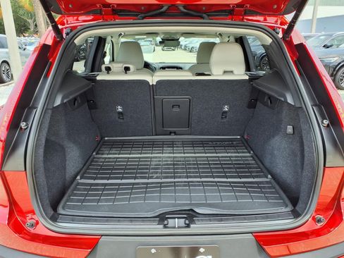 Certified 2023 Volvo XC40 B5 Ultimate w/ Protection Package Premier AWD/4WD image 18