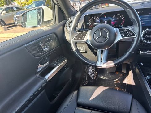 Used 2024 Mercedes-Benz GLB 250 image 31